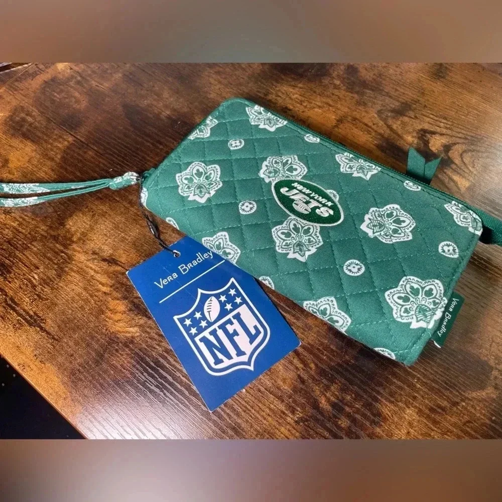 Vera Bradley NFL New York Jets Wristlet Wallet NEW RFID Front Zip Green Quilted